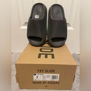 Yeezy slide Slate Grey size 7